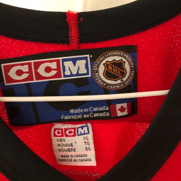 Signed 2005-2006 Dominik Hasek Ottawa sens jersey - Picture 3 of 5